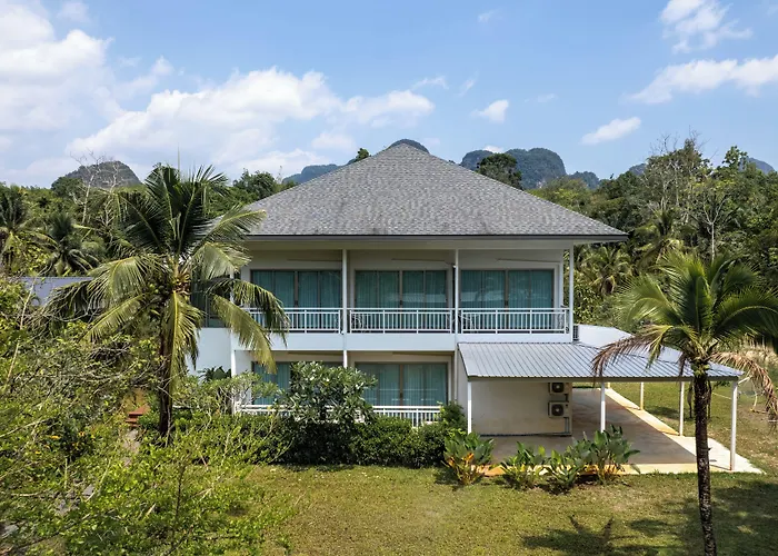 Blu Monkey Pooltara Krabi